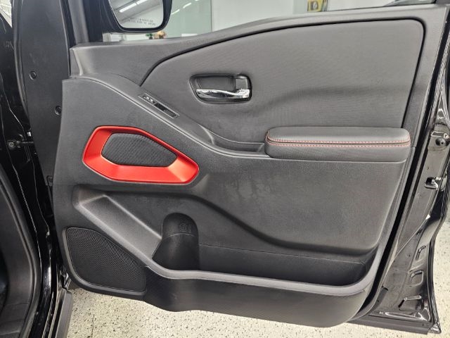 Nissan Frontier Crew Cab 4x4 PRO-4X 2024