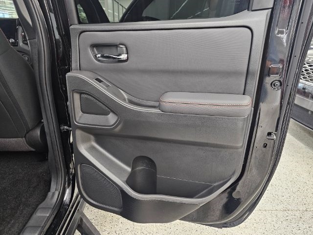 Nissan Frontier Crew Cab 4x4 PRO-4X 2024