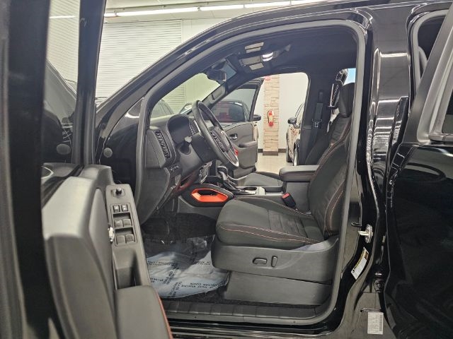 Nissan Frontier Crew Cab 4x4 PRO-4X 2024