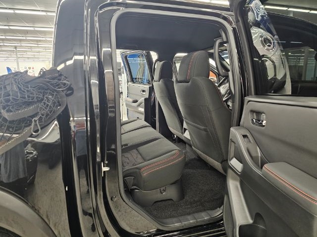 Nissan Frontier Crew Cab 4x4 PRO-4X 2024