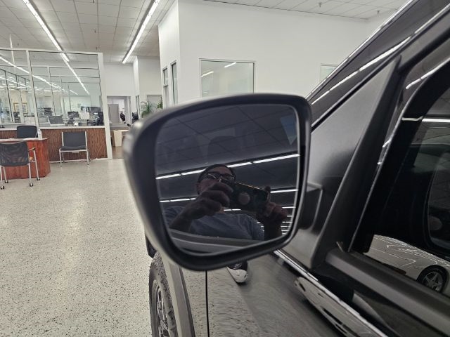 Nissan Frontier Crew Cab 4x4 PRO-4X 2024