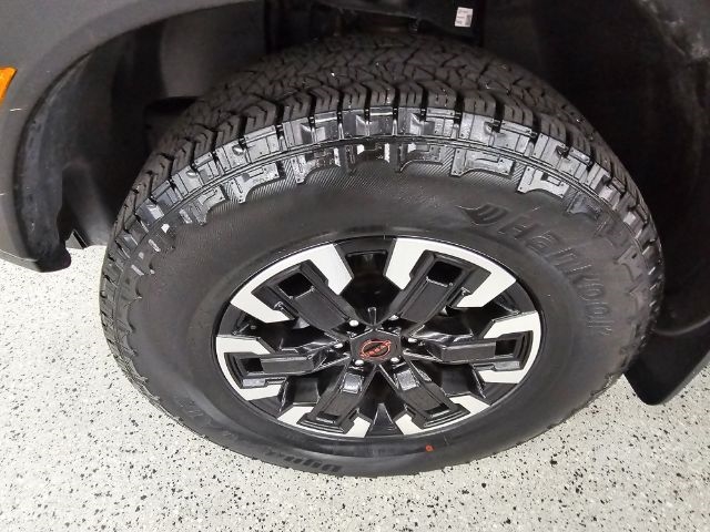 Nissan Frontier Crew Cab 4x4 PRO-4X 2024