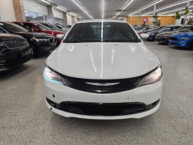 Chrysler 200 4dr Sdn S FWD 2015