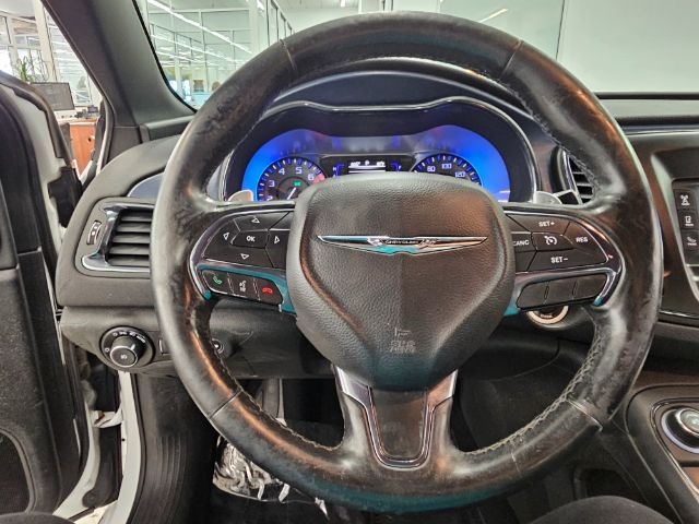 Chrysler 200 4dr Sdn S FWD 2015