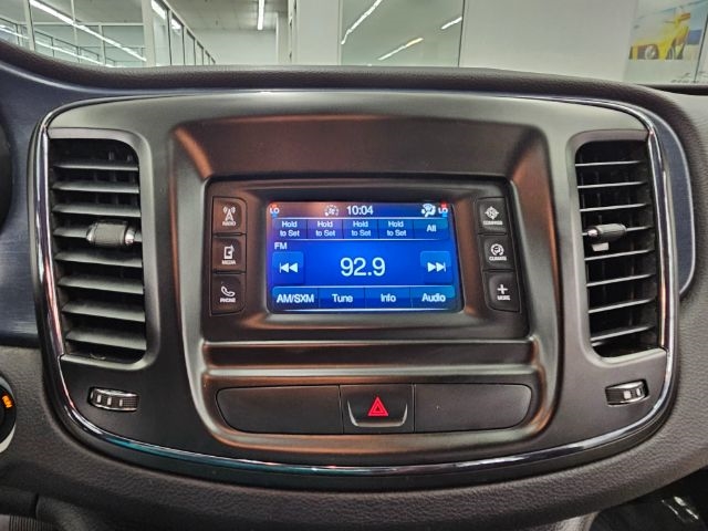 Chrysler 200 4dr Sdn S FWD 2015