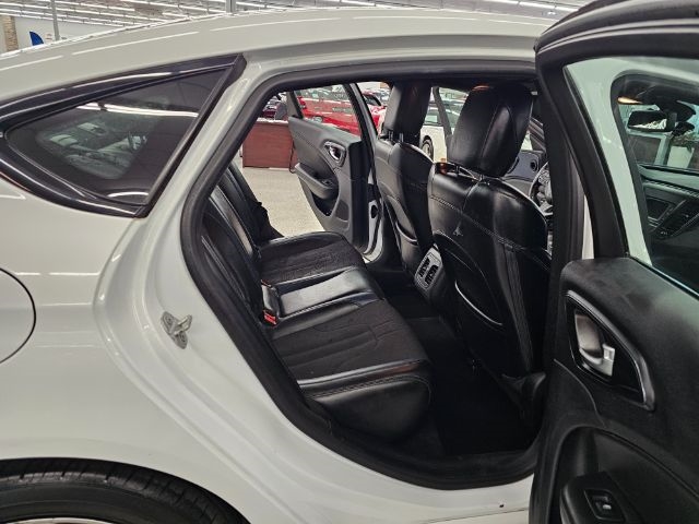 Chrysler 200 4dr Sdn S FWD 2015