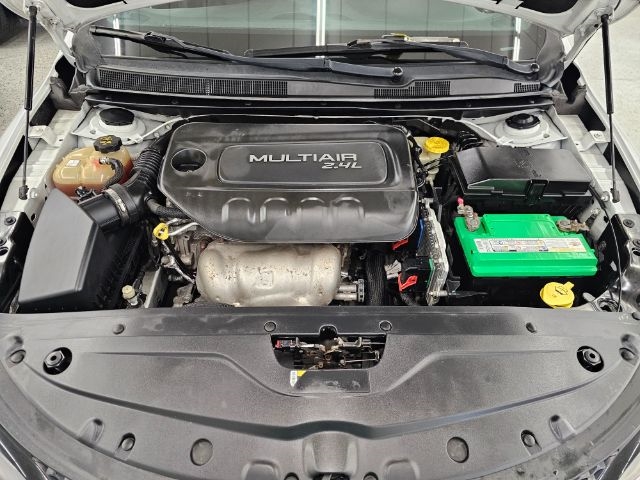 Chrysler 200 4dr Sdn S FWD 2015