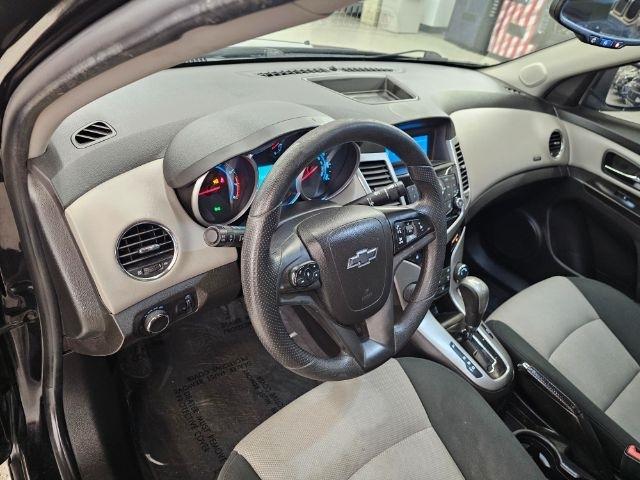 Chevrolet Cruze 4dr Sdn LS 2012