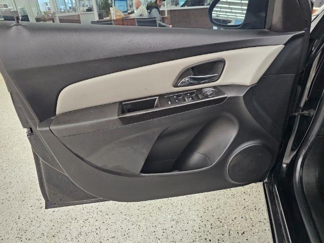 Chevrolet Cruze 4dr Sdn LS 2012