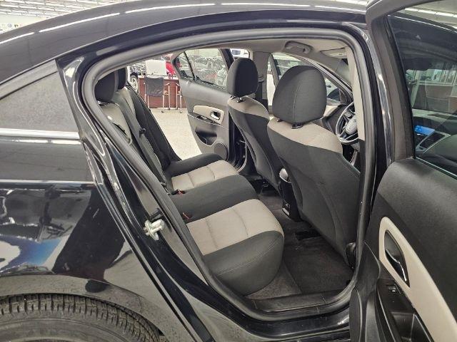 Chevrolet Cruze 4dr Sdn LS 2012