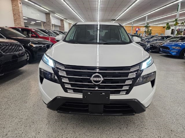2024 Nissan Rogue SV photo 2