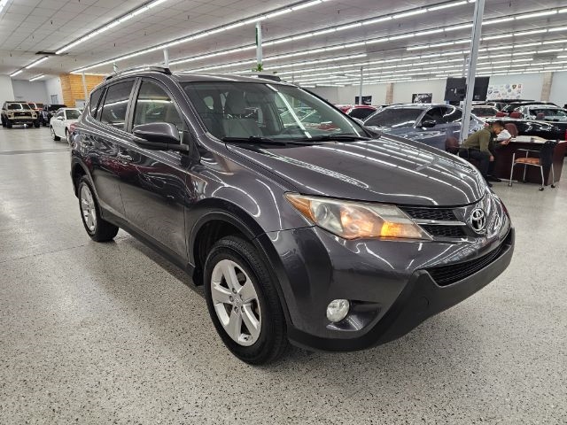 2014 Toyota RAV4 XLE photo 3