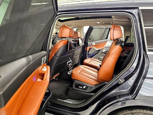 BMW X7 xDrive50i Sports Activity Vehicle 2019