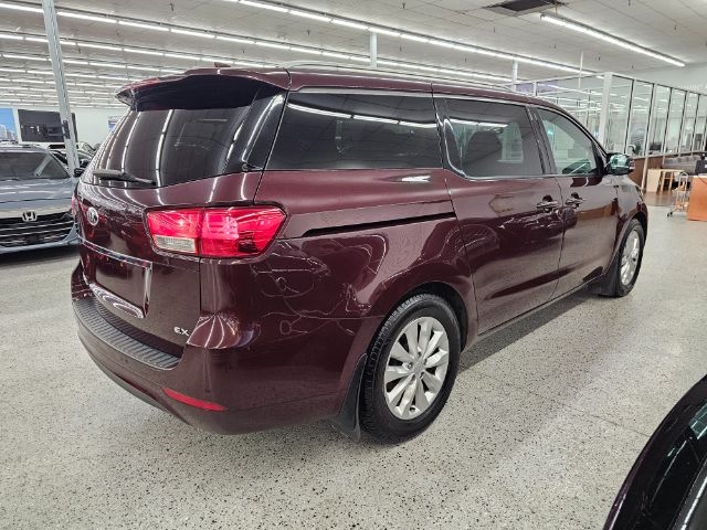 2015 Kia Sedona EX photo 4