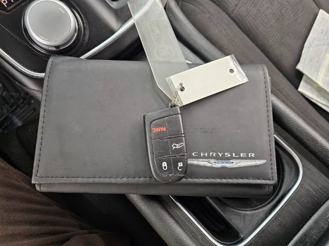 Chrysler 200 4dr Sdn Limited FWD 2015