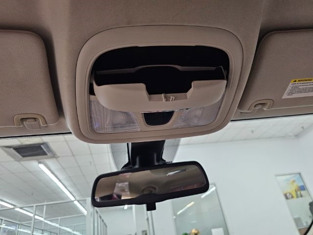 Chrysler 200 4dr Sdn Limited FWD 2015