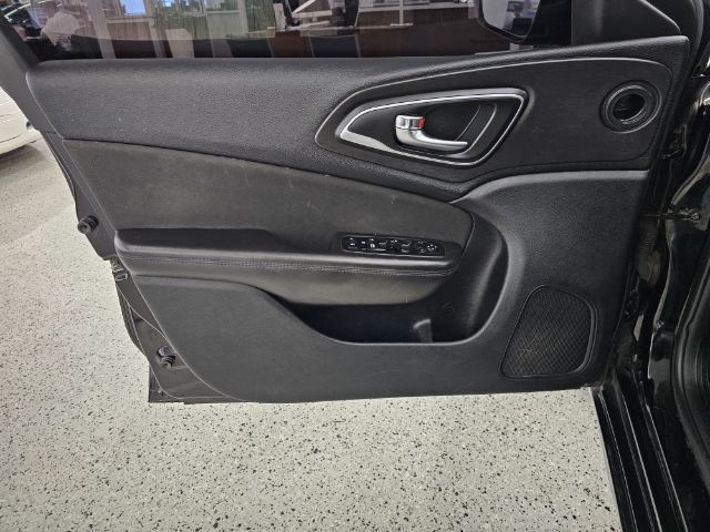 Chrysler 200 4dr Sdn Limited FWD 2015