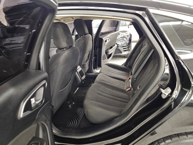 Chrysler 200 4dr Sdn Limited FWD 2015