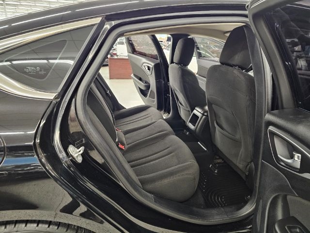 Chrysler 200 4dr Sdn Limited FWD 2015