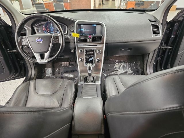 Volvo XC60 2015.5 AWD 4dr T6 2015