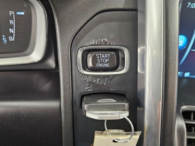 Volvo XC60 2015.5 AWD 4dr T6 2015