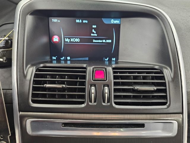 Volvo XC60 2015.5 AWD 4dr T6 2015