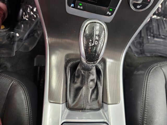 Volvo XC60 2015.5 AWD 4dr T6 2015