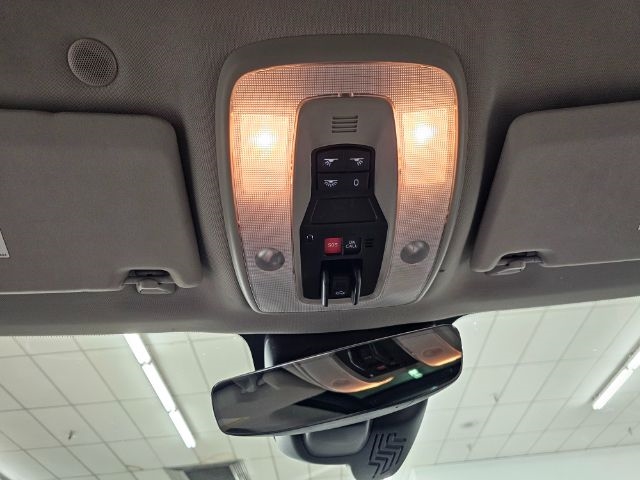 Volvo XC60 2015.5 AWD 4dr T6 2015