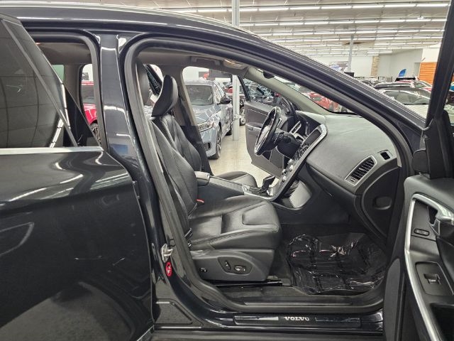 Volvo XC60 2015.5 AWD 4dr T6 2015