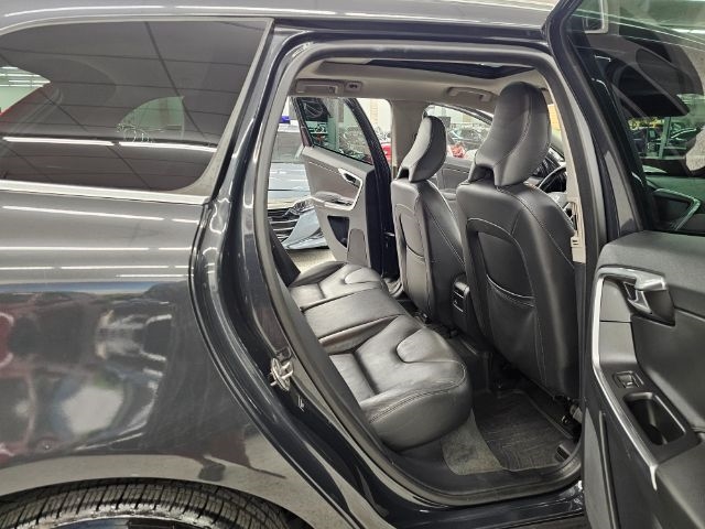 Volvo XC60 2015.5 AWD 4dr T6 2015