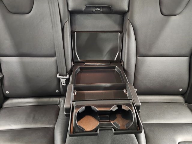 Volvo XC60 2015.5 AWD 4dr T6 2015