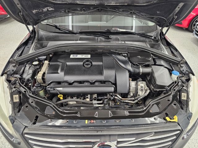 Volvo XC60 2015.5 AWD 4dr T6 2015
