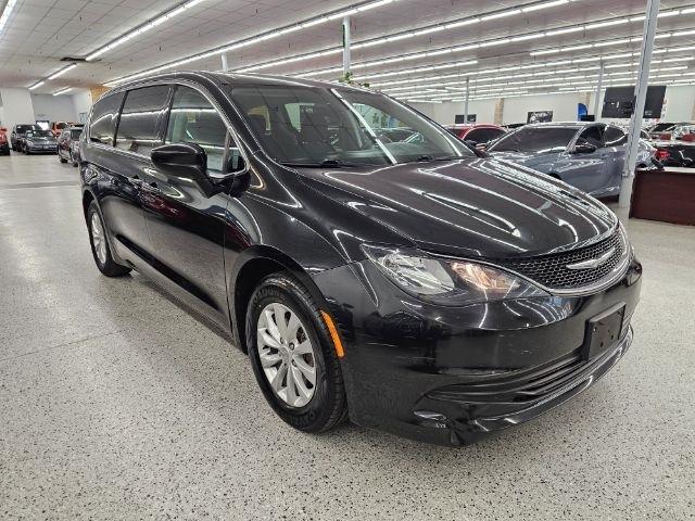 Chrysler Pacifica Touring FWD 2017
