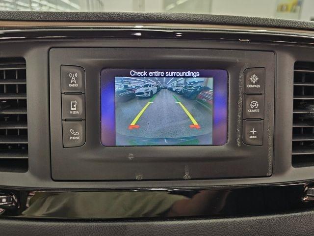 Chrysler Pacifica Touring FWD 2017