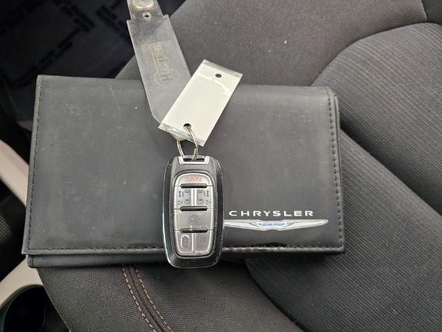 Chrysler Pacifica Touring FWD 2017