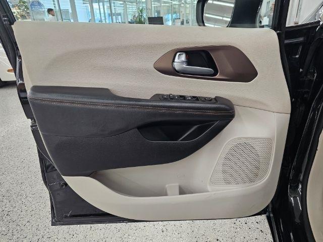 Chrysler Pacifica Touring FWD 2017