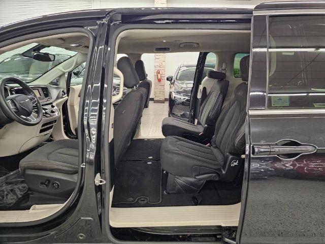 Chrysler Pacifica Touring FWD 2017