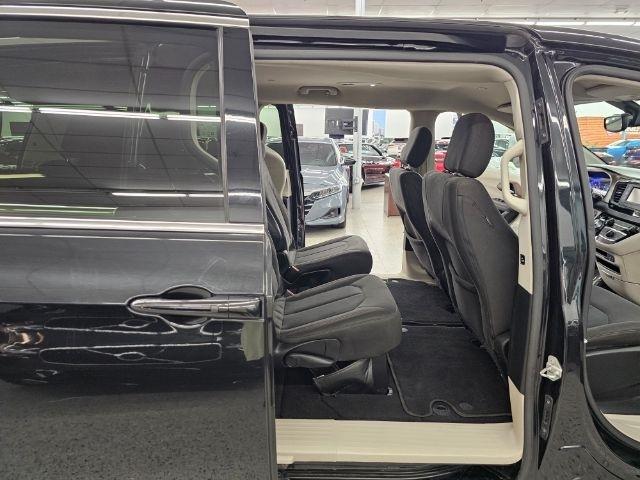 Chrysler Pacifica Touring FWD 2017