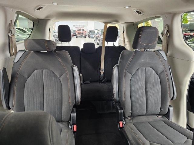 Chrysler Pacifica Touring FWD 2017