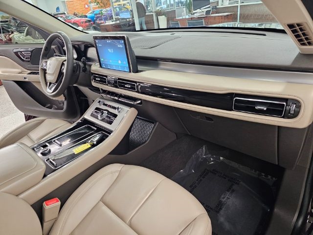 Lincoln Aviator Standard AWD 2023