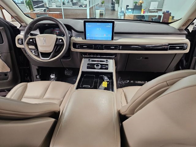 Lincoln Aviator Standard AWD 2023