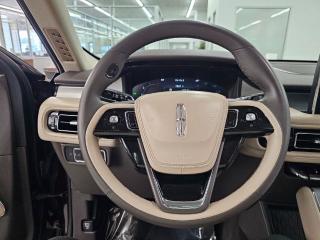 Lincoln Aviator Standard AWD 2023