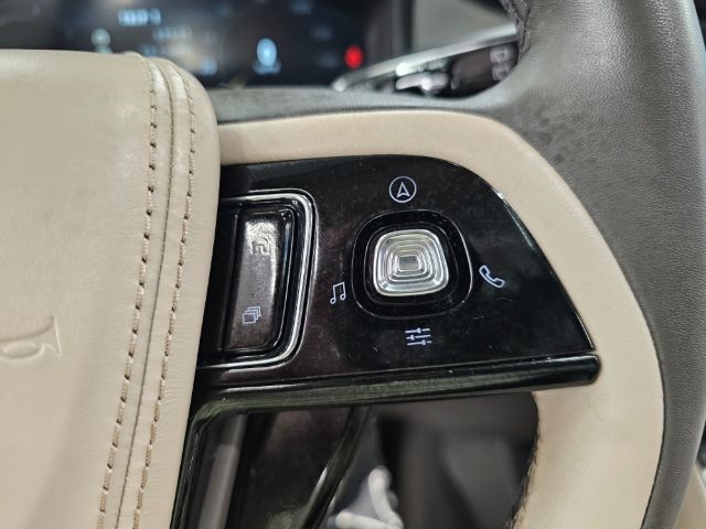 Lincoln Aviator Standard AWD 2023