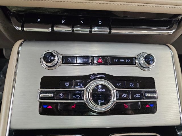 Lincoln Aviator Standard AWD 2023