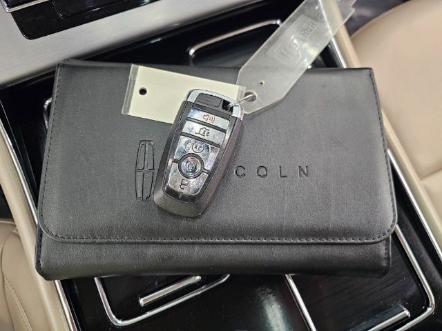 Lincoln Aviator Standard AWD 2023