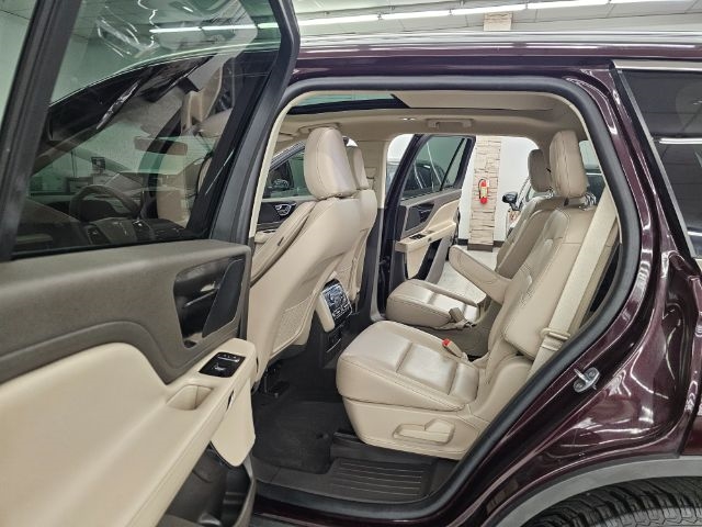 Lincoln Aviator Standard AWD 2023