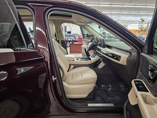 Lincoln Aviator Standard AWD 2023