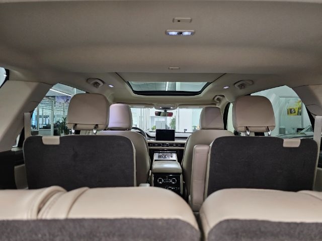 Lincoln Aviator Standard AWD 2023