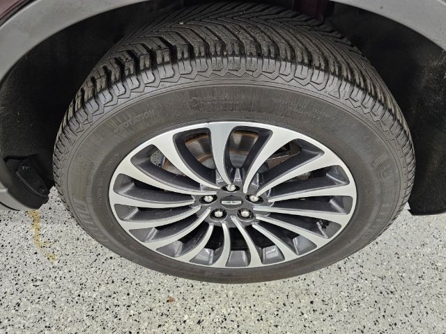 Lincoln Aviator Standard AWD 2023