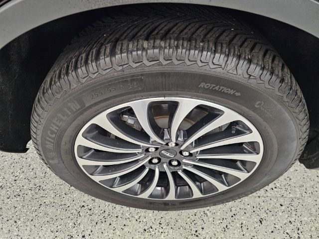 Lincoln Aviator Standard AWD 2023